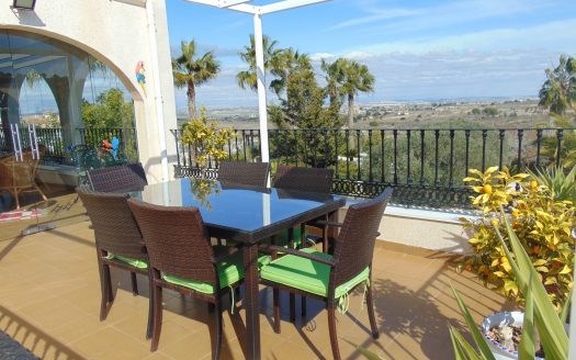 6 Bed, 3 Bath Villa for sale in Los Communicaciones, San Miguel de Salinas