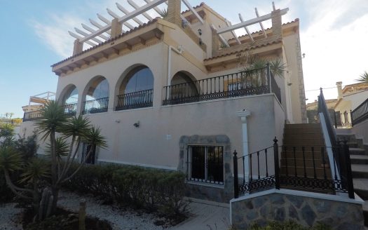 6 Bed, 3 Bath Villa for sale in Los Communicaciones, San Miguel de Salinas